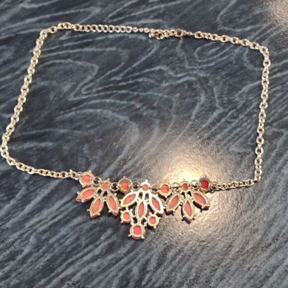 80s Coral Color Necklace  - Picture 4 of 5